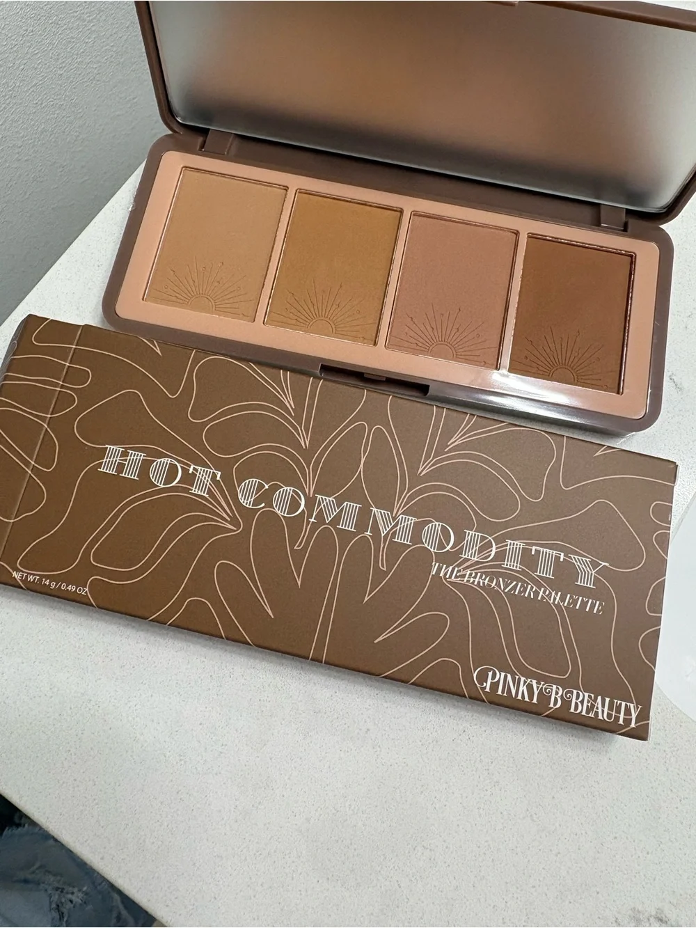 Hot Commodity Bronzer Palette — New